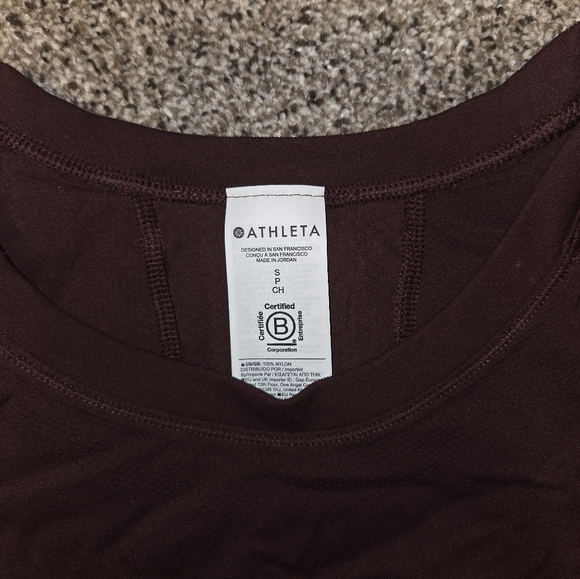 NWT- Athleta Momentum Seamless Short Sleeve - Garnet - Picture 4 of 5